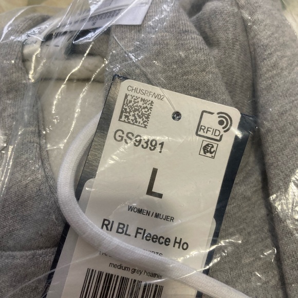 NWTS Rebook Sweatshirt Ladies - Picture 2 of 9